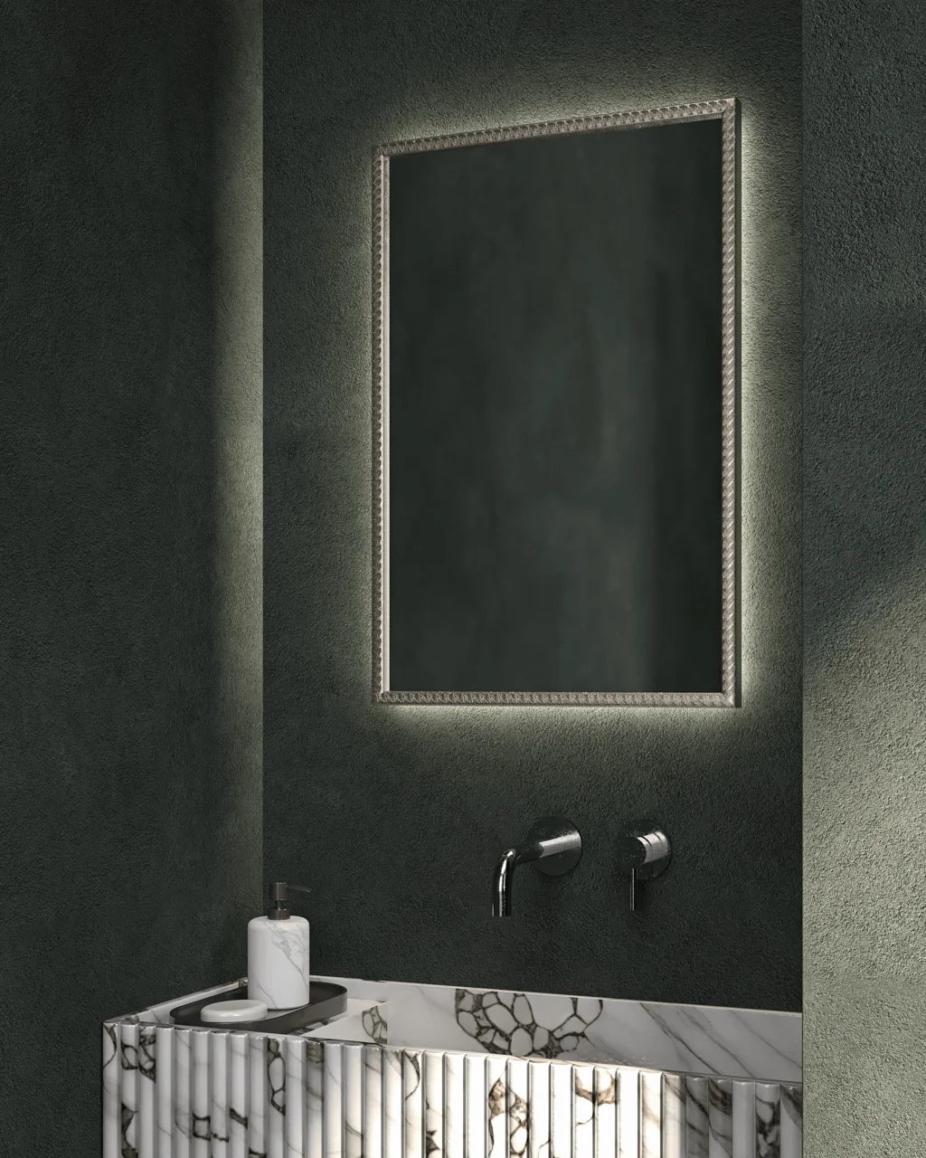 WOOD TRESS MIRROR